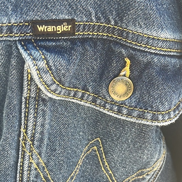 Vintage Yellowstone  Wrangler Oversized Jean Jacket - Picture 9 of 17